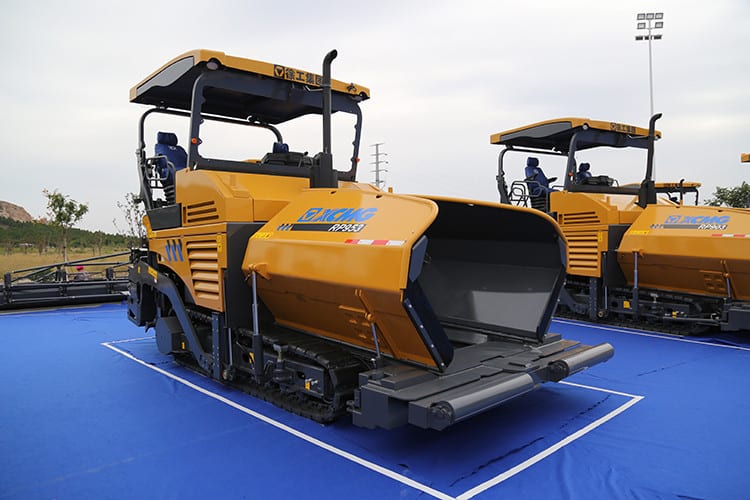 XCMG Official Road Machinery 9.5m RP953 Concrete Paver machine price